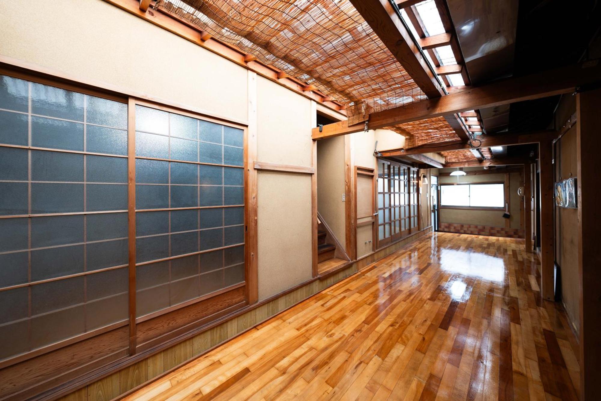 倉敷の宿retreat Kobayashi 1棟貸切 1日1組限定 11llddk 520平米 101年前の伝説の建物 直島 美観地区 最大10名 駐車場3台 ベッド8台 *