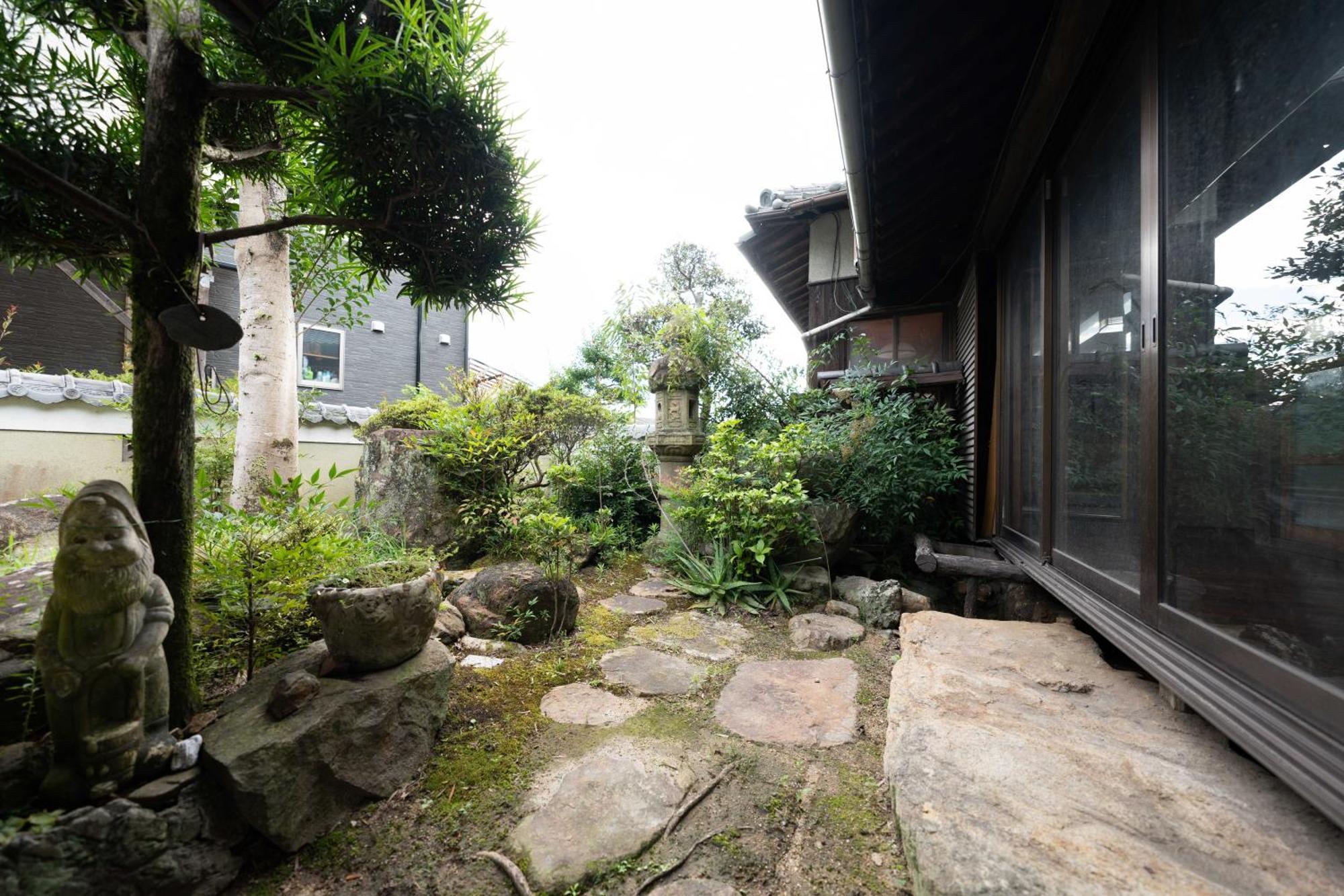 倉敷の宿retreat Kobayashi 1棟貸切 1日1組限定 11llddk 520平米 101年前の伝説の建物 直島 美観地区 最大10名 駐車場3台 ベッド8台 *