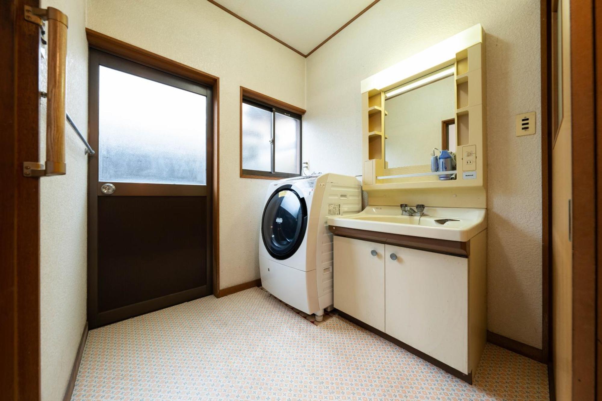 倉敷の宿retreat Kobayashi 1棟貸切 1日1組限定 11llddk 520平米 101年前の伝説の建物 直島 美観地区 最大10名 駐車場3台 ベッド8台 公寓