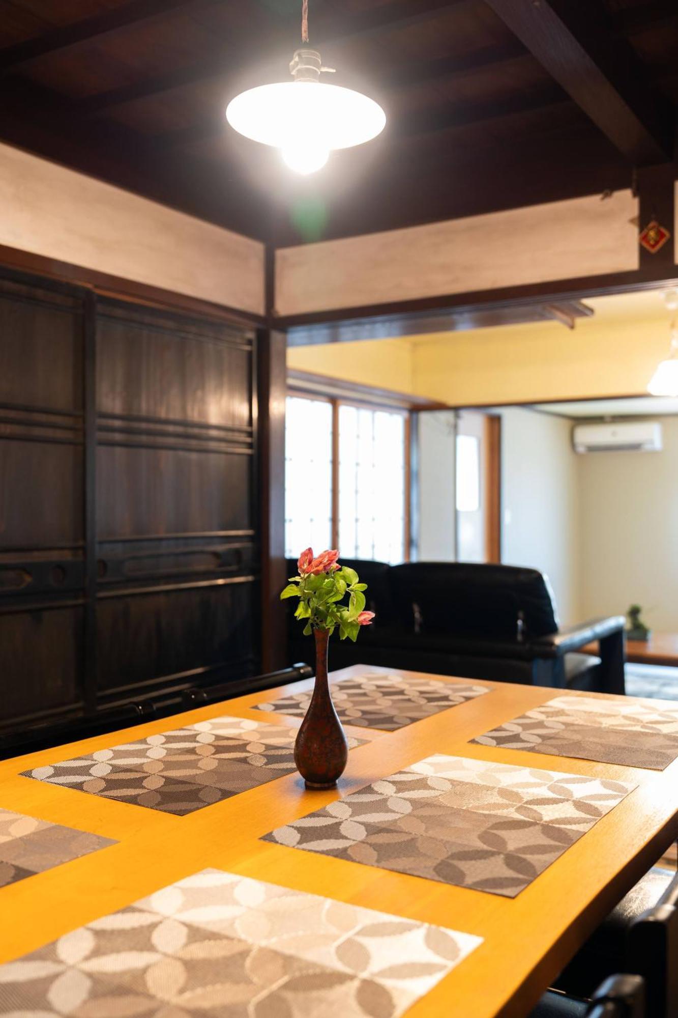倉敷の宿retreat Kobayashi 1棟貸切 1日1組限定 11llddk 520平米 101年前の伝説の建物 直島 美観地区 最大10名 駐車場3台 ベッド8台 公寓 仓敷